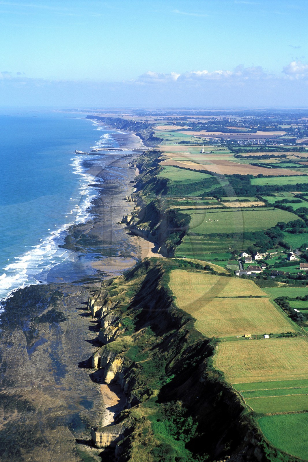 France, Calvados (14), Omaha beach, une des plages du débarquement de la Seconde Guerre Mondiale, (vue aérienne)