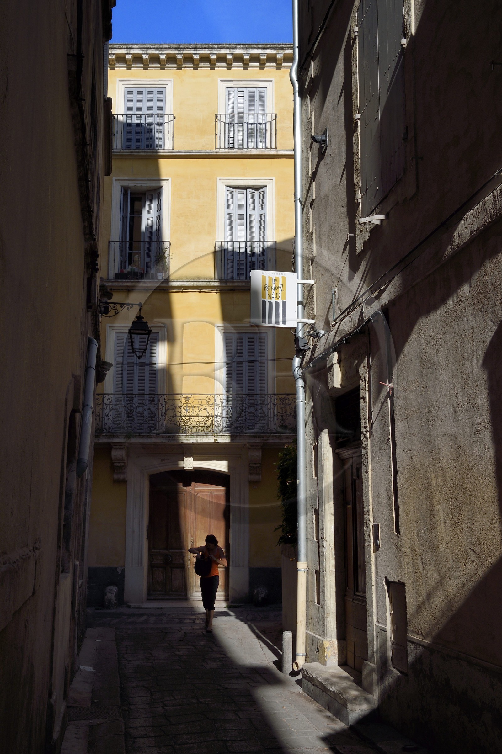 France, Bouches du Rhone, Arles, rue du forum in the old town