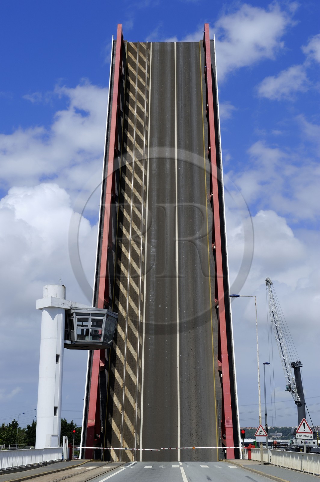 France, Seine-Maritime (76), Le Havre, le port de commerce, pont levant de l'écluse François Ier