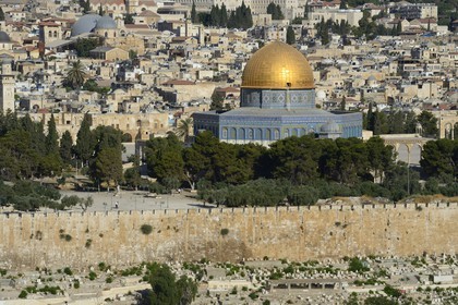 Israel, Jérusalem, ville sainte, vieille-ville classée Patrimoine Mondial de l'UNESCO, le Dôme du Rocher sur l'esplanade des Mosquées (Haram el-Sharif) vu depuis le Mont des Oliviers