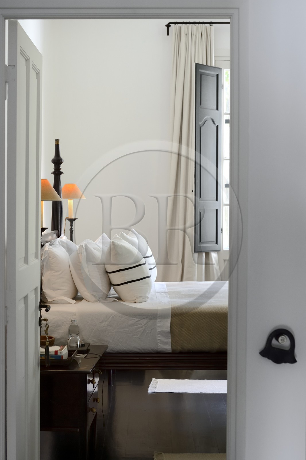 Argentine, province de Buenos Aires, San Antonio de Areco, estancia La Bamba de Areco, une des chambres de l'hôtel en rez de jardin