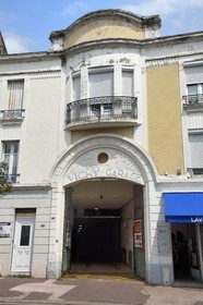 France, Allier (03), Vichy, garage art Déco au 60 rue du Maréchal Lyautey