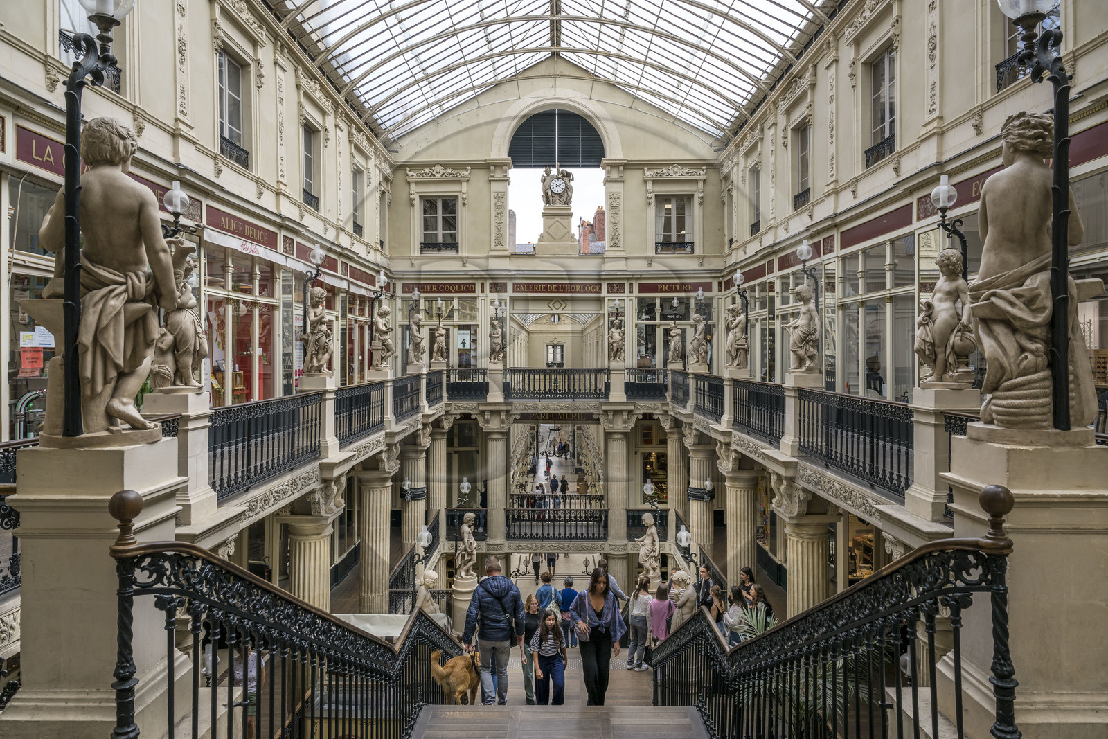 France, Loire-Atlantique (44), Nantes, quartier de Graslin, passage Pommeray, galerie marchande de 1843 conçue par les architectes Jean-Baptiste Buron et Hippolyte Durand Gasselin