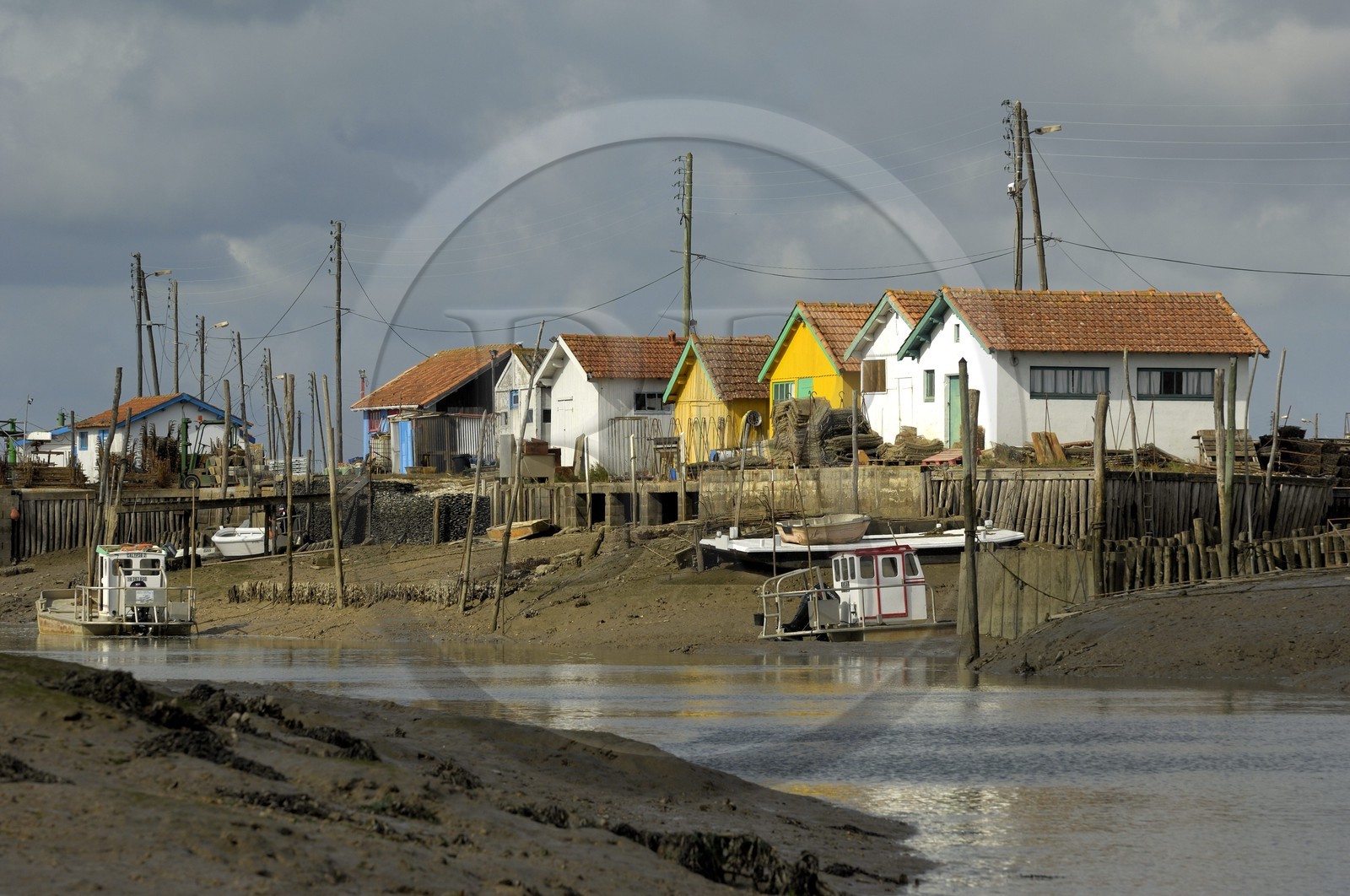 France, Charente-Maritime (17), Ile d'Oléron, le chenal d'Ors, port ostréicole