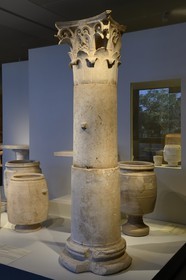 Israel, Jerusalem, Guivat Ram quarter, Israel Museum, department of archeology, corinthian capital from 1 century BCE