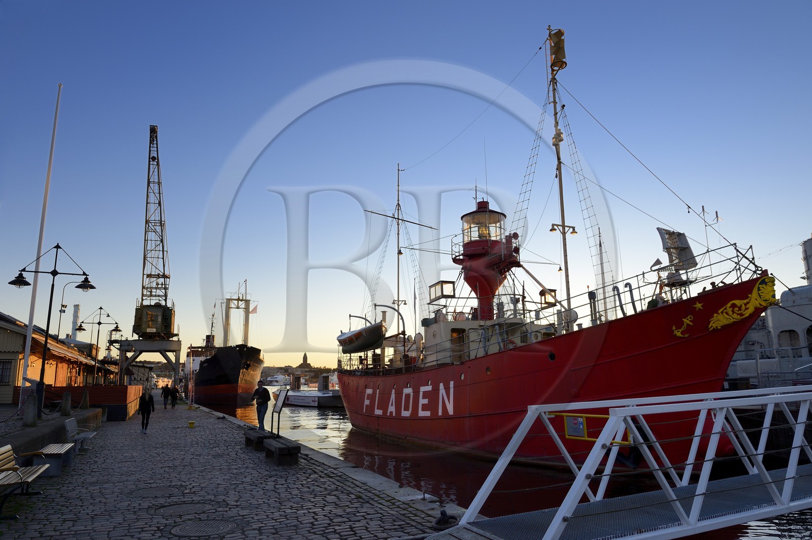 Suède, Västra Götaland, Göteborg (Gothenburg),  la flotte de bareau Maritiman dans le vieux port, le bateau-phare n°29 le Fladen a été construit en 1915 au chantier naval Bergsund à Stockholm