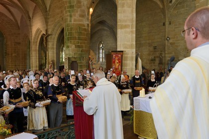 France, Finistere, Locronan, labelled Les plus Beaux Villages de France (The Most Beautiful Villages of France), Saint Ronan church, religious ceremony that precedes the procession of the Tromenie