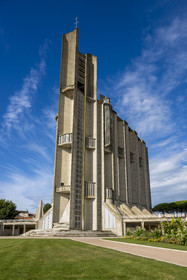 France, Charente-Maritime (17), Royan, église Notre-Dame de Royan construite de 1955 à 1958 par l'architecte Guillaume Gillet (Grand Prix de Rome)