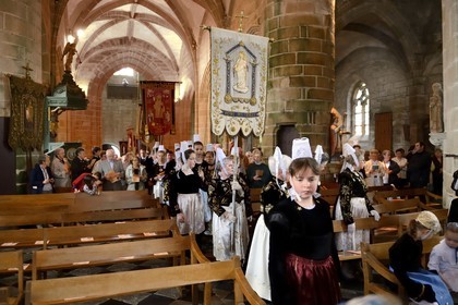 France, Finistere, Locronan, labelled Les plus Beaux Villages de France (The Most Beautiful Villages of France), Saint Ronan church, religious ceremony that precedes the procession of the Tromenie