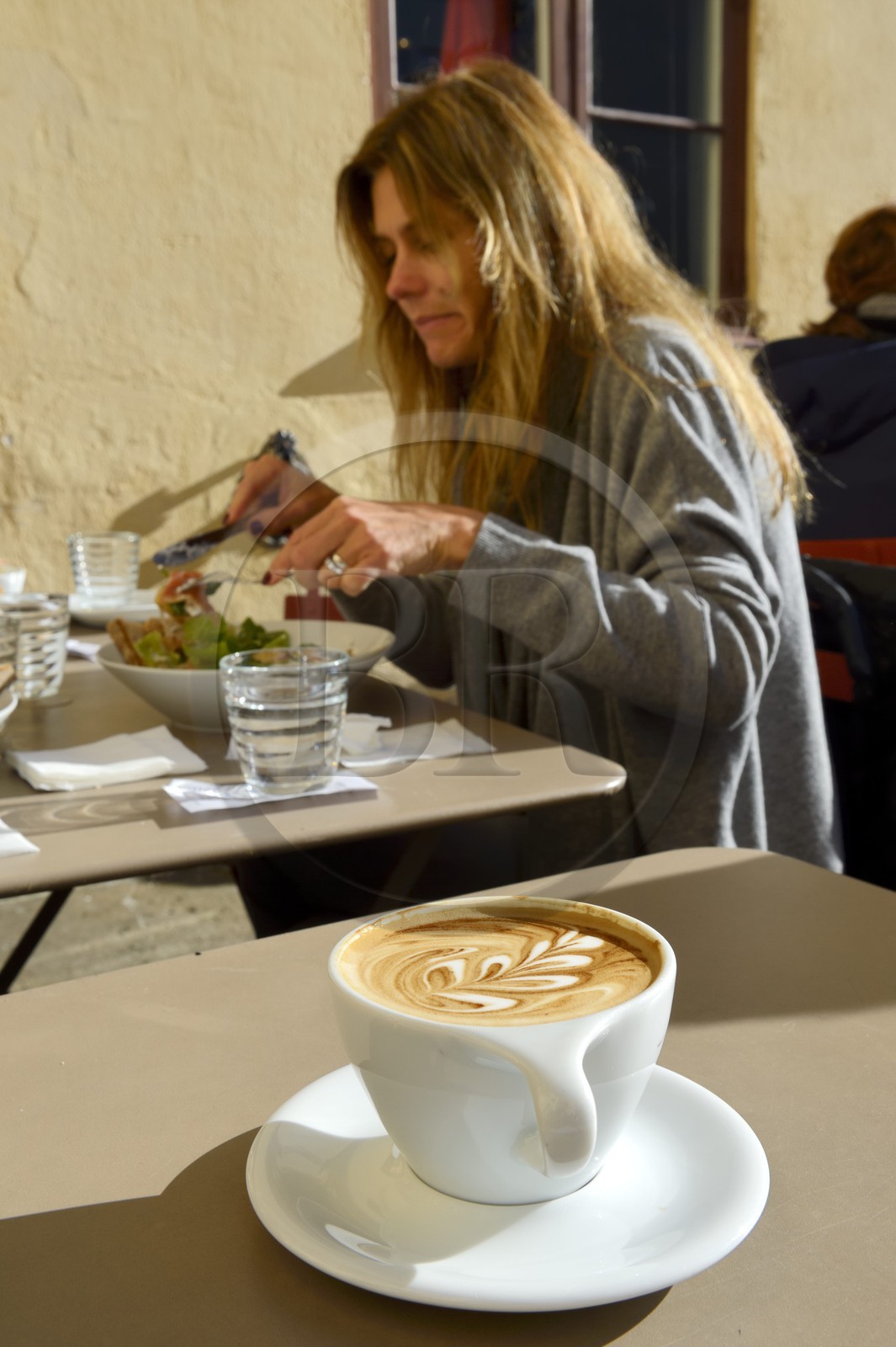 Sweden, Västra Götaland, Göteborg (Gothenburg), Da Matteo Cafe, coffee with cream