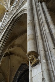 France, Seine-Maritime (76), Rouen, abbatiale Saint-Ouen (XIIème au XVème siècle), détail d'une colonne