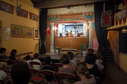 France, Rhône (69), Lyon, site historique classé Patrimoine Mondial de l'UNESCO, Vieux Lyon, quartier Saint-Georges, place de la Trinité, le Théatre la Maison de Guignol