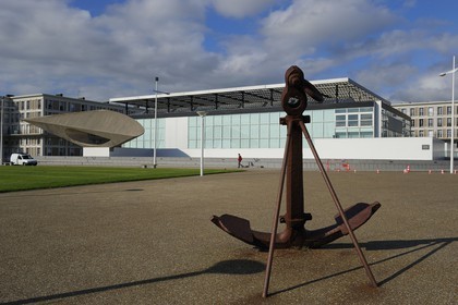France, Seine Maritime, Le Havre, Downtown rebuilt by Auguste Perret listed as World Heritage by UNESCO, the Museum of Modern Art Andre Malraux by the sea is surrounded by Perret buildings