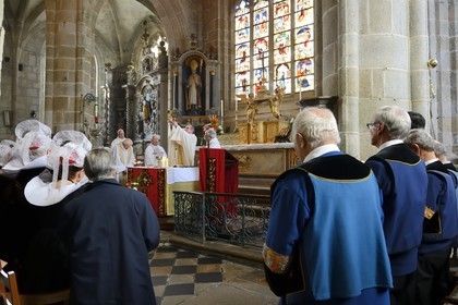 France, Finistere, Locronan, labelled Les plus Beaux Villages de France (The Most Beautiful Villages of France), Saint Ronan church, religious ceremony that precedes the procession of the Tromenie