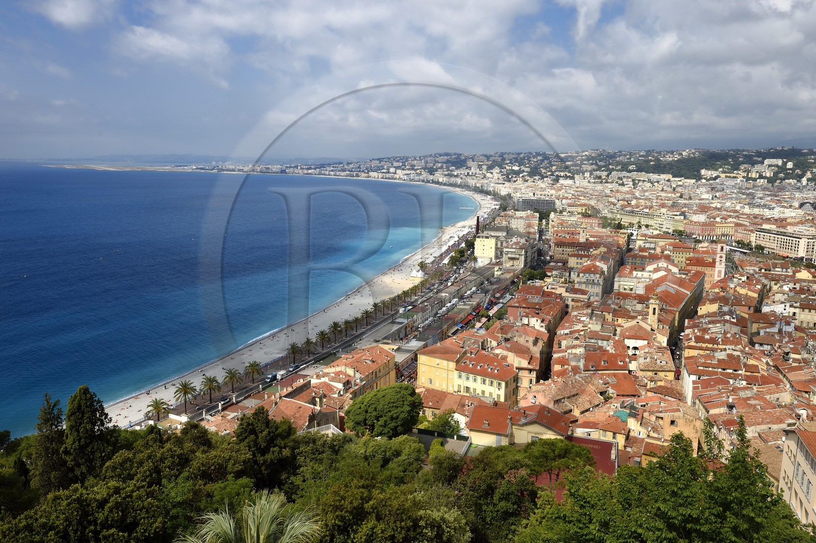 France, Alpes-Maritimes (06), Nice, la Baie des Anges, le vieux Nice et la Promenade des Anglais sur le bord de mer