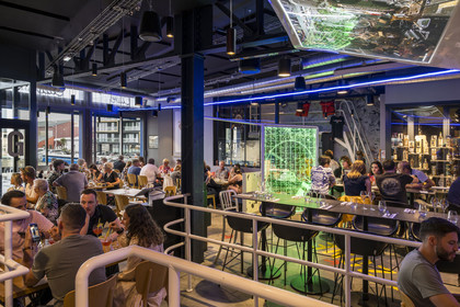 France, Finistère, Brest, Le Remorqueur restaurant on the commercial port