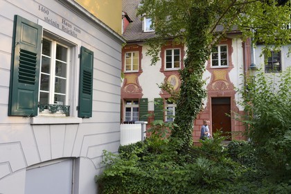 Allemagne, Bade-Wurtemberg, Fribourg en Brisgau, rue Gerberau qui longe le Gewerbekanal dans le quartier faubourg des Escargots (Schnecken-vorstadt)