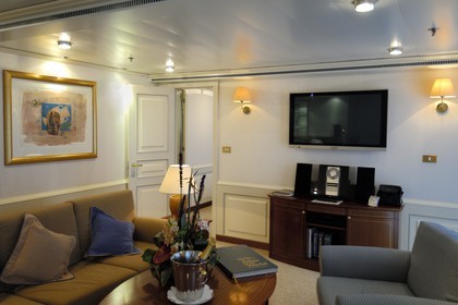 Italy, cruise aboard the Silvershadow ship of the company Silversea, cabin suite