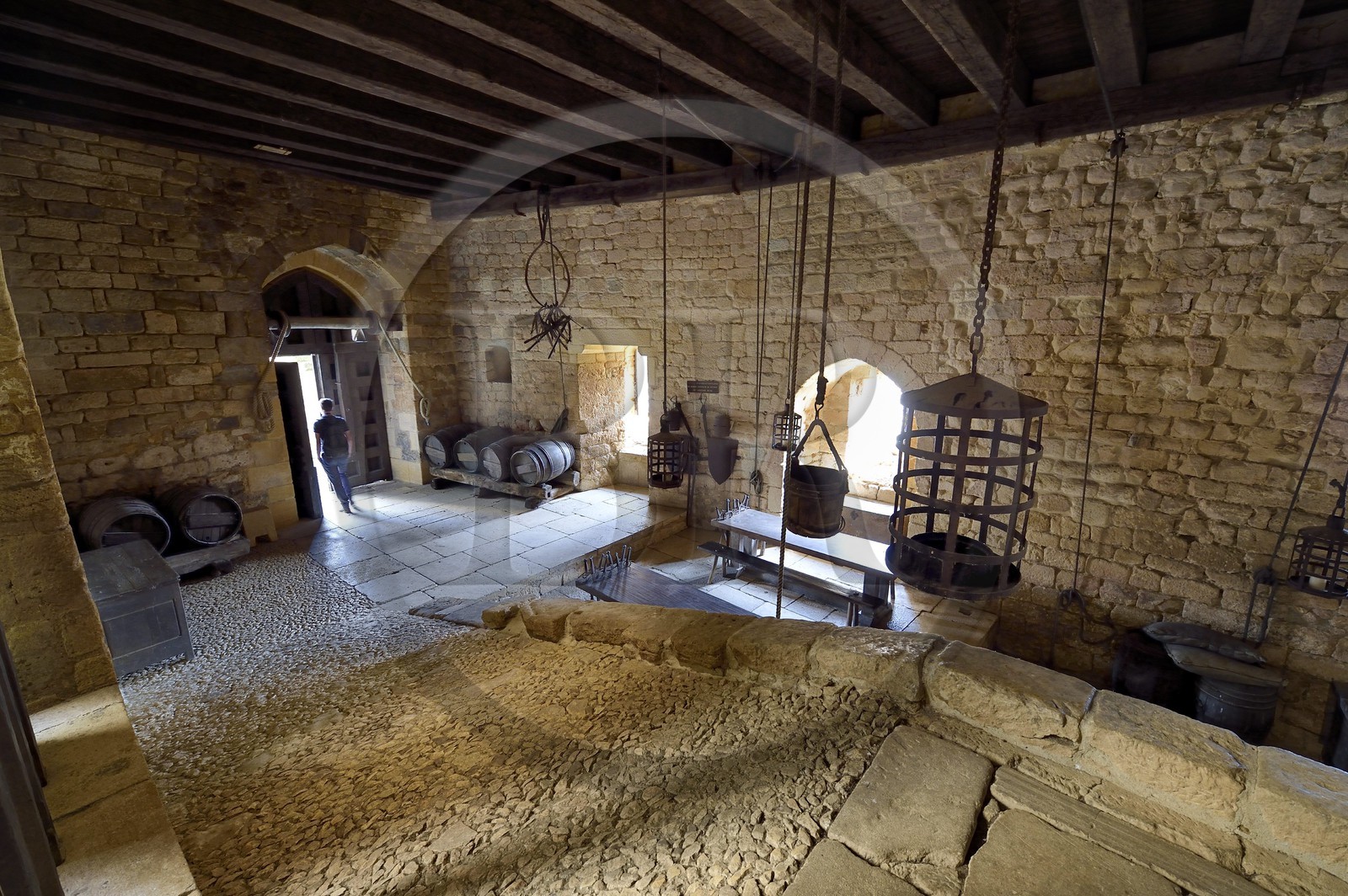 France, Dordogne (24), Périgord Noir, vallée de la Dordogne, Beynac-et-Cazenac, labellisé Les Plus Beaux Villages de France, le chateau du XIIIème siècle, la salle des gardes