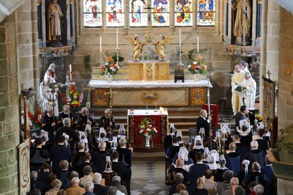 France, Finistere, Locronan, labelled Les plus Beaux Villages de France (The Most Beautiful Villages of France), Saint Ronan church, religious ceremony that precedes the procession of the Tromenie