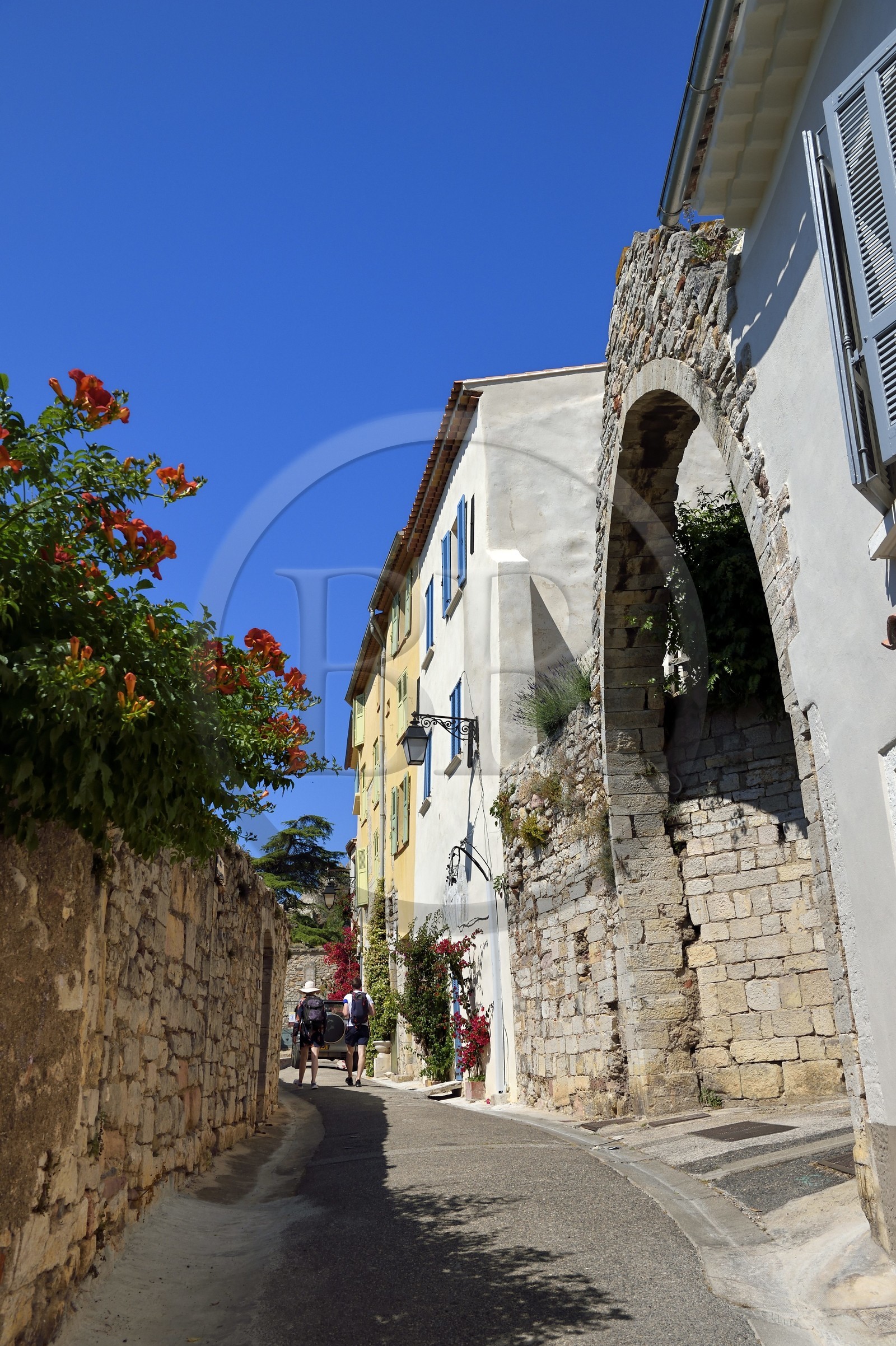 France, Var (83), Hyères, la porte des Princes dans rue Sainte-Claire