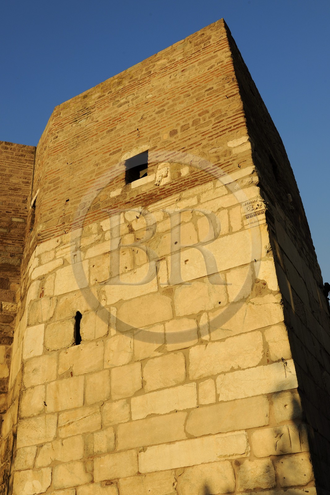 Turquie, Anatolie centrale, Ankara, tour de la citadelle construite partiellement avec des pierres de l'époque antique dans la vieille ville