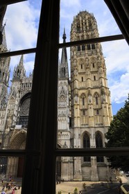 France, Seine-Maritime (76), Rouen, cathédrale Notre-Dame de Rouen vue d'une des fenêtres du Bureau des Finances