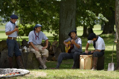 Argentina, Buenos Aires Province, San Antonio de Areco, estancia La Bamba de Areco, gauchos at camp, it's time for music and songs of Estilos and Milongas