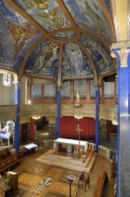 France, Allier (03), Vichy, Notre Dame des Malades (Our Lady of the Sick) church and Saint Blaise church, painted vault of the choir with a mosaic of Maume Jean called the Intelligence in the center