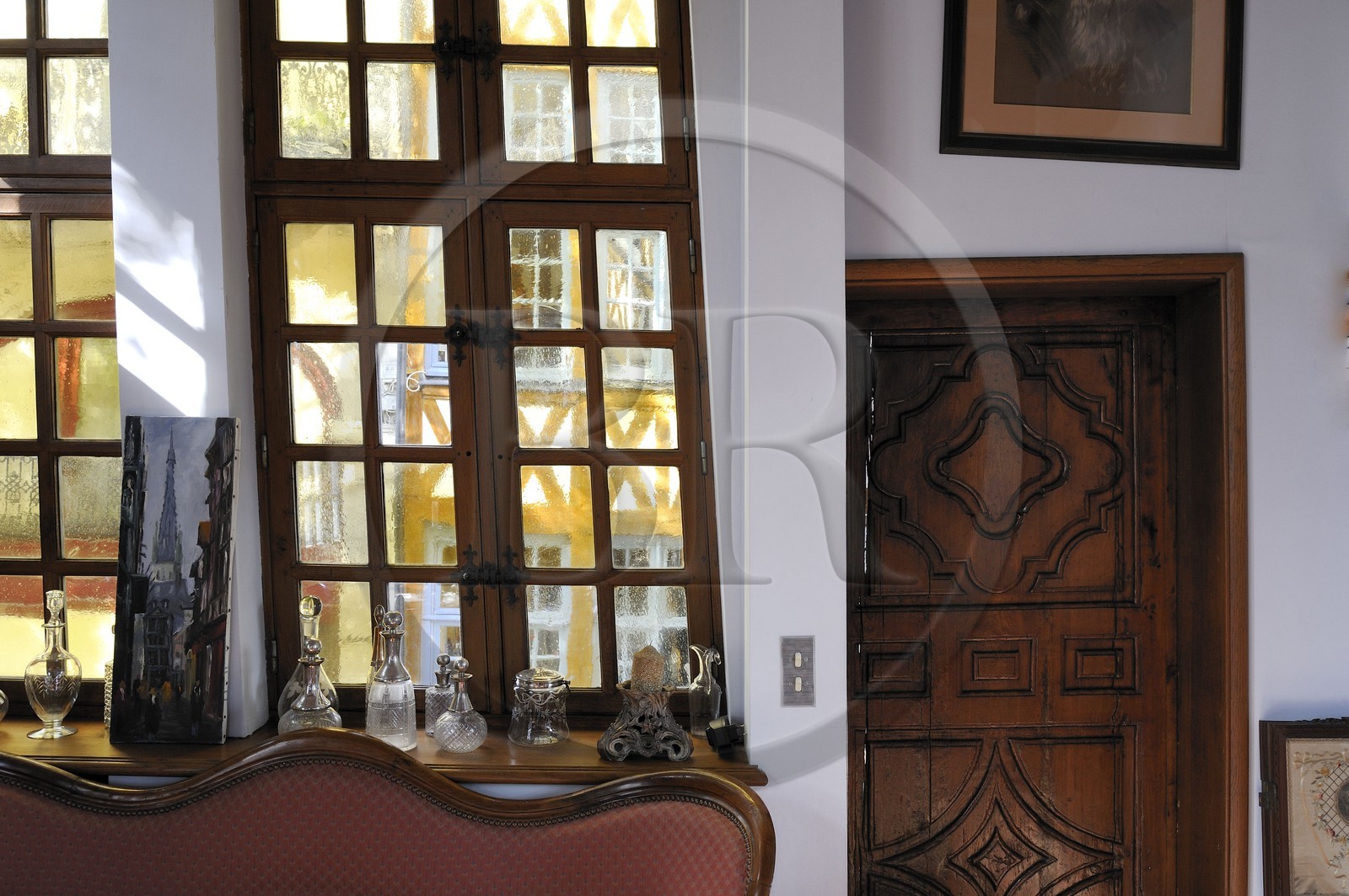 France, Seine-Maritime (76), Rouen, chambres d'hôtes la Maison Qui Penche place Barthélémy dans une ancienne maison à colombages