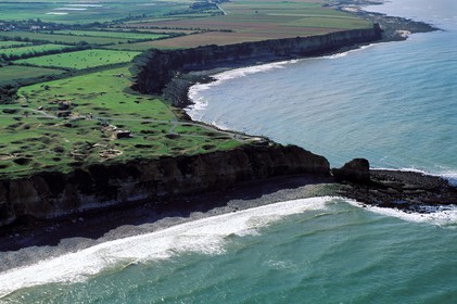 France, Calvados (14), la Pointe du Hoc et des trous d'obus du débarquement de la seconde guerre mondiale, (vue aérienne)