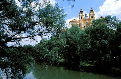 Austria, Lower Austria, Melk Abbey (baroque style), western frontage dominating the Danube