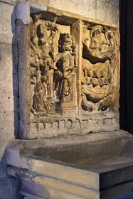 France, Dordogne (24), Brantôme, l'abbaye bénédictine Saint-Pierre de Brantôme, ancienne église abbatiale, diptyque du 12ème siècle représentant le Massacre des Innocents