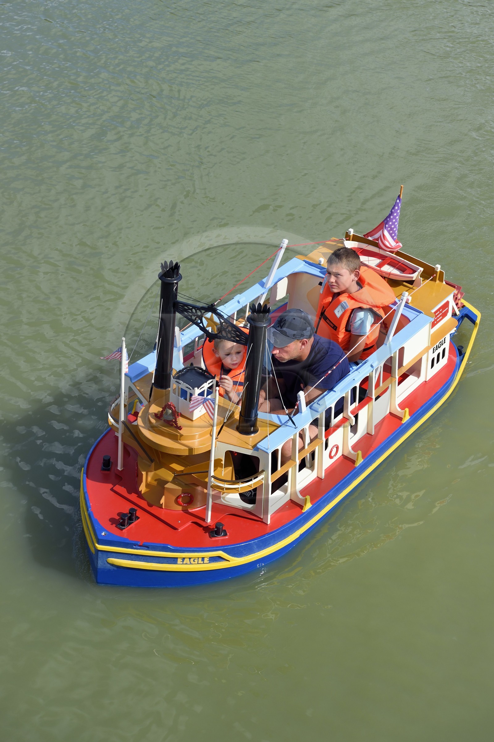 France, Charente-Maritime (17), Saintonge, Saint-Savinien, labellisé Villages de pierres et d'eau, le port miniature du manège nautique sur l'Ile de la grenouillette située sur la commune du Mung