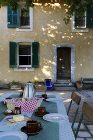 France, Var, Provence Verte (Green Provence), Bras village next to Saint Maximin, Le Peyrourier Bed & Breakfast, une campagne en Provence, table set for breakfast
