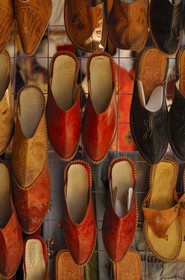 Egypte, Haute Egypte, Nubie, vallée du Nil, Assouan, le nouveau souk, souvenirs touristiques