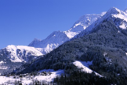 France, Haute-Savoie (74), Saint-Nicolas-de-Véroce, Bionnassay, chaîne du Mont Blanc et Aiguille du Midi