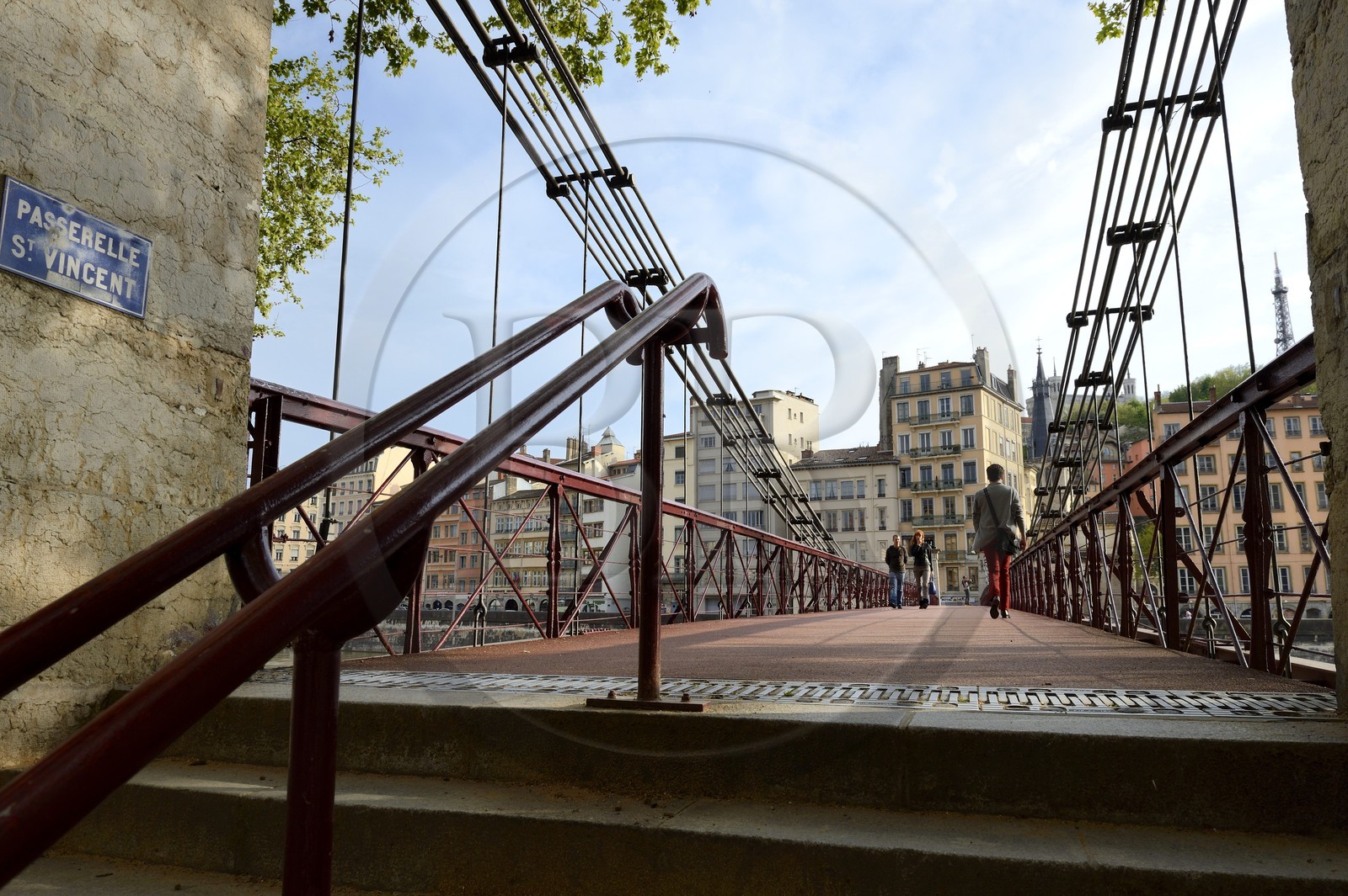 France, Rhône (69), Lyon, site historique classé Patrimoine Mondial de l'UNESCO, quai Bondy et la passerelle Saint Vincent sur la Saône
