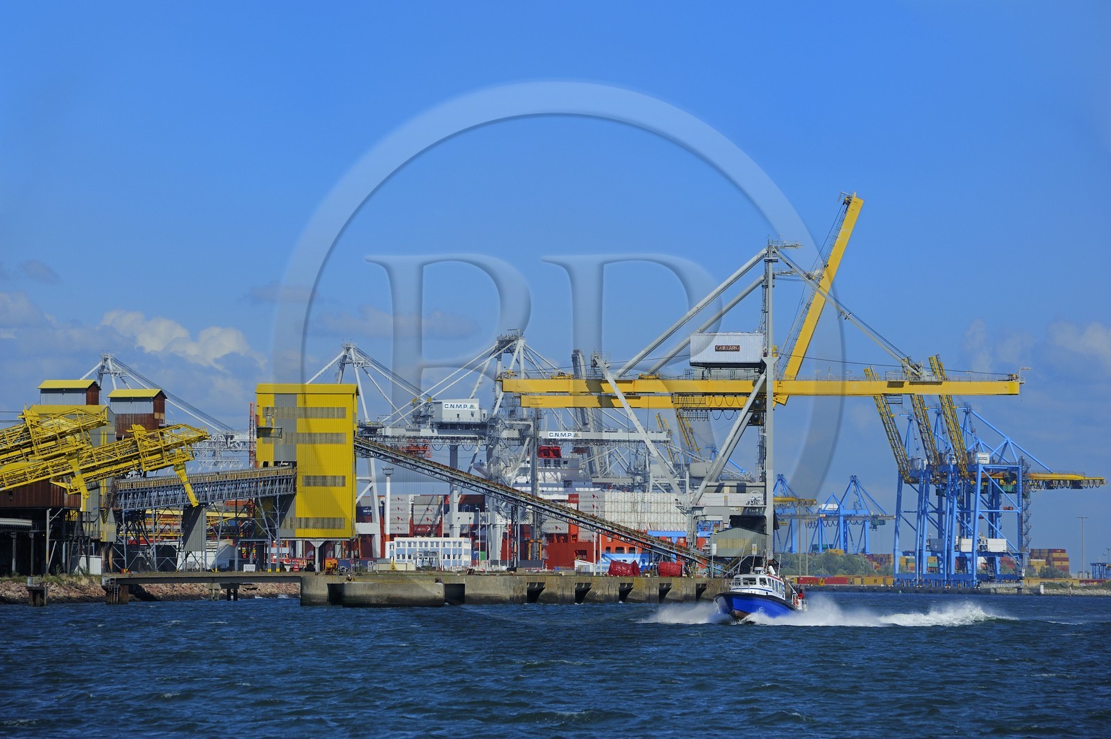 France, Seine-Maritime (76), Le Havre, le port de commerce, Bassin de chargement René Coty et ses grues