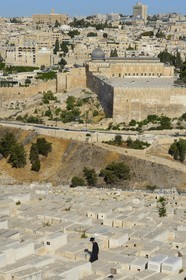 Israel, Jerusalem, holy city, the old town listed as World Heritage by UNESCO, the El Aqsa mosque on Haram el-Sharif and the Jewish cemetery on Mount of Olives
