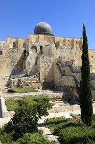 Israel, Jerusalem, holy city, the old town listed as World Heritage by UNESCO, the Temple Mount seen from the Davidson Center, south retaining walls of the Temple built by Herod the Great and the Al-Aqsa mosque