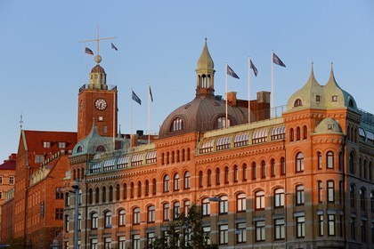 Suède, Västra Götaland, Göteborg (Gothenburg), les batiments de la compagnie ASECO sur Packhusplatsen face au port