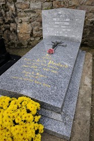 France, Manche (50), Mont-Saint-Michel, classé Patrimoine Mondial de l'UNESCO, tombe de la Mère Poulard au cimetière