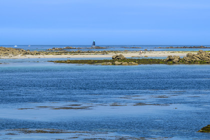 France, Finistère, Ponant Islands, Ile de Batz (Batz Island), the beach at low tide