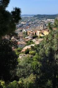 France, Var (83), Hyères, la vieille ville et la Collégiale Saint-Paul