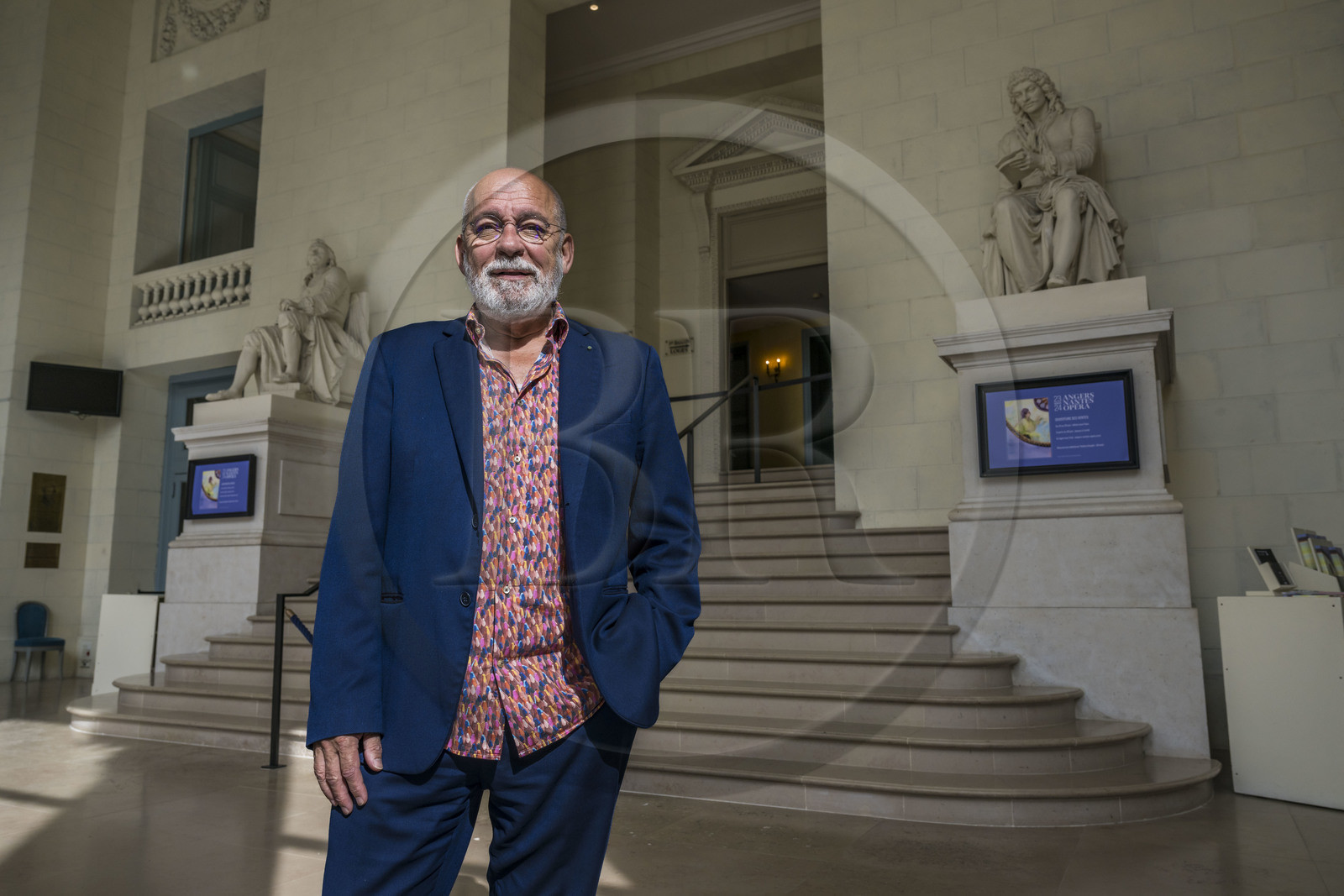France, Loire-Atlantique (44), Nantes, quartier de Graslin, le théâtre Graslin et opéra, Alain Surrans directeur d’Angers Nantes Opéra dans le hall d'entrée